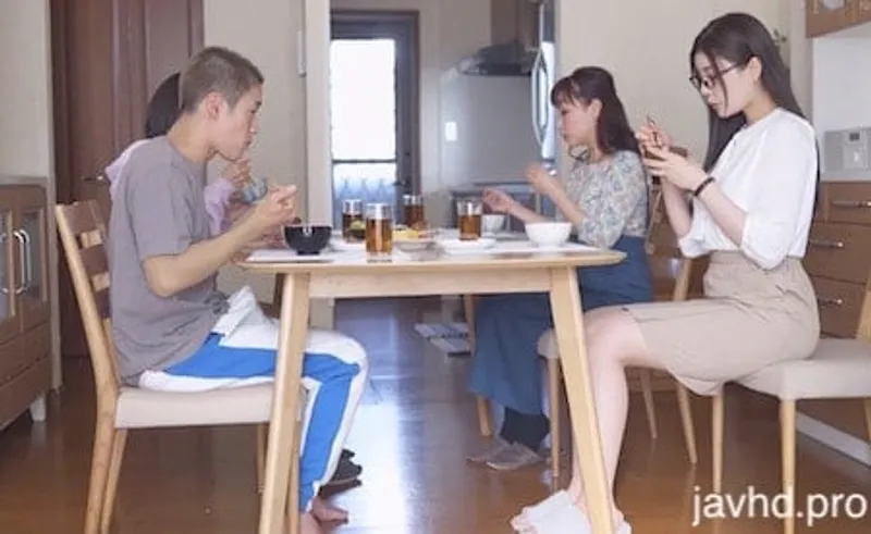 [start-094][vietsub] bạn gái của anh trai tương lai đã bốc lửa tôi rei kamiki